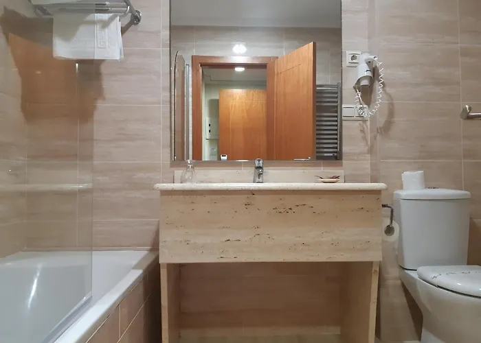 Hotel As Brisas Do Freixo 2*